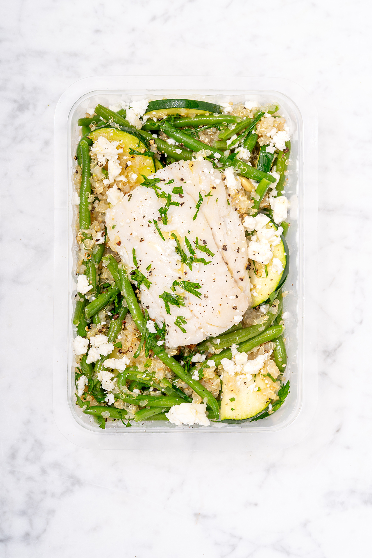 Poisson au citron & quinoa aux légumes verts, feta